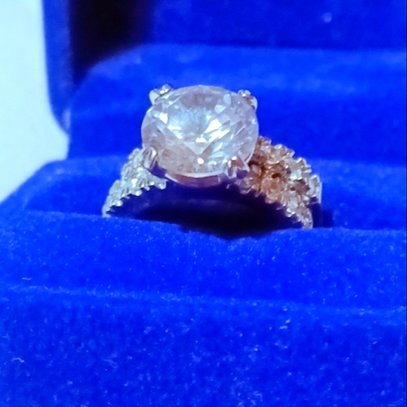 wedding ring - Picture 3 of 5